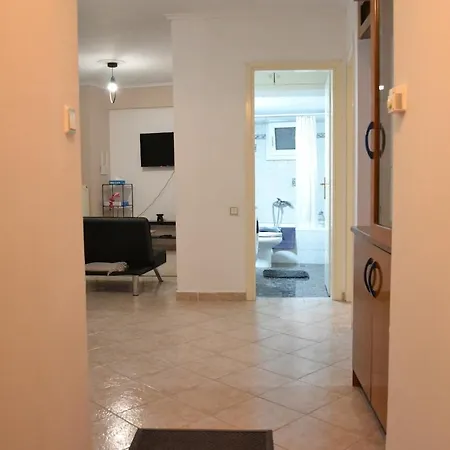 Cozy Close To The Center 公寓 *